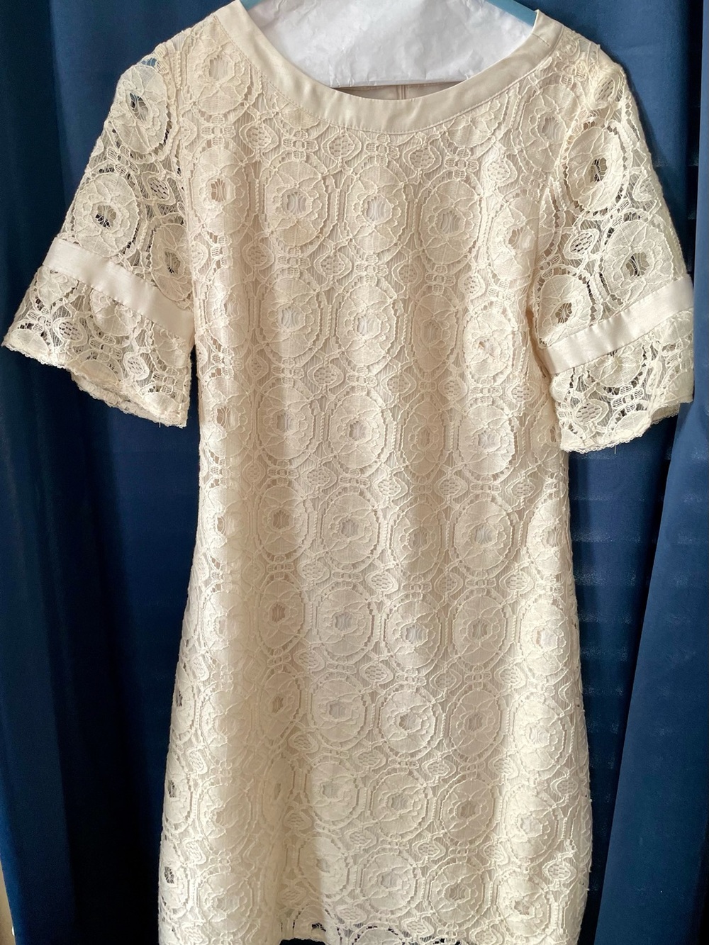Liz Claiborne Cream Lace Short-Sleeve Shift Dress